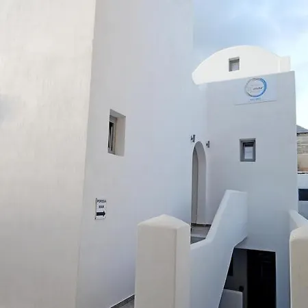 Perissa Beach Economy Rooms Apartment