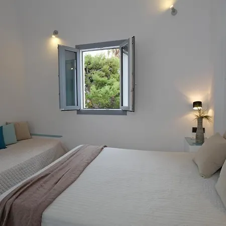 Perissa Beach Economy Rooms *