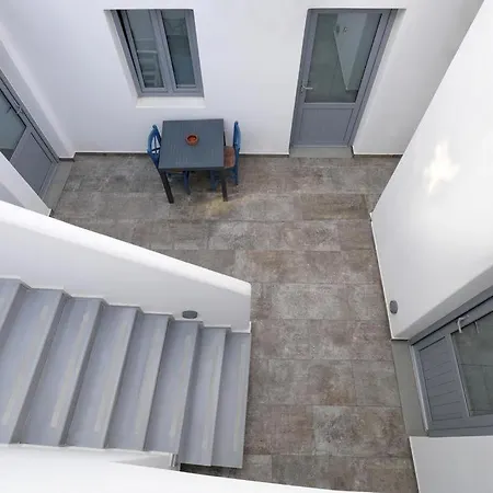 Perissa Beach Economy Rooms *