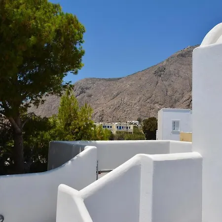 Perissa Beach Economy Rooms *